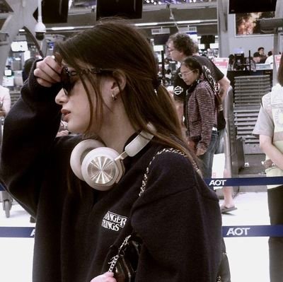 _esshang's profile picture. @Angelssbecky @srchafreen
#FreenBecky #ฟรีนเบค

#srchafreen #GIRLFREEN #beckysangels #คนของเบค #2BTheQUEEN𖤍 #GAPtheseries