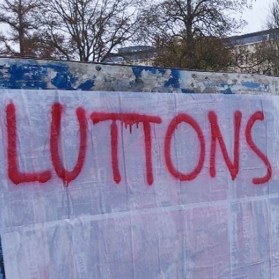 J'aime la révolution et les trains, notamment