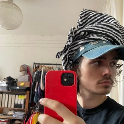 esmvskj0's profile picture. 