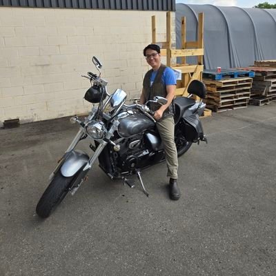 HBinh122333's profile picture. 