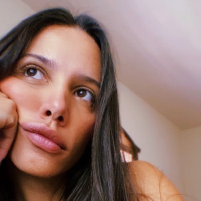 eu sou apenas una mujer latino-americana com dislexia, sem dinheiro no banco, sem parentes importantes e vinda do serrão