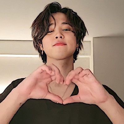 한국 가수 겸 작곡가 🧑🎤🏆🏆🎖️🏆 항상 긍정적 현재 알려진 방탄소년단 지민 @ bighit entertainment