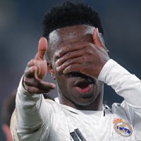 L (@lucarzr_) 's Twitter Profile