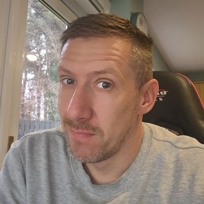 🏴 Full of shite patter, cross the line often. HFC 🇳🇬 TBL Back2Back ⚡
Autism parent.