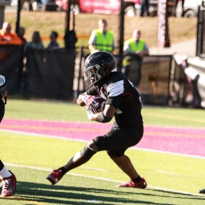 Believer | RB 6’1 |221lb |Mid Year Sophmore Transfer RB | 3.1 gpa |🏅3x All Conference RB|📱2392982655
