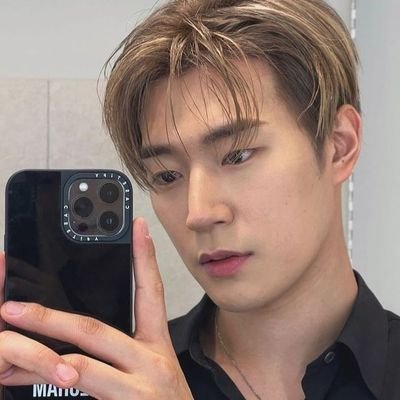 Aina-she/her|21 bi🎸🐈⬛
uri aegi wasseo?
TikTok acc: -frmnwo- your fav semantic error editor!
(BUSY AT UNI)