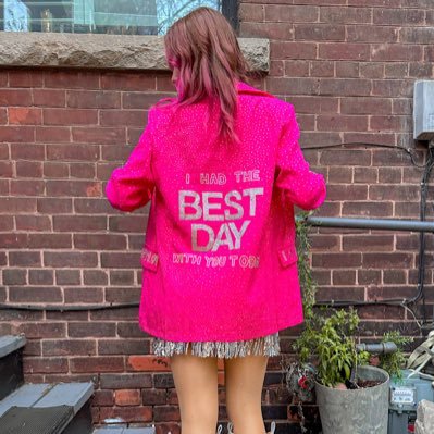 🇨🇦🏳️🌈 | she/her | 26 | some kind of artiste | the universe is shifting and it’s all for me | fearless girlie🤠🎸✨ | tn x2 | mais x3