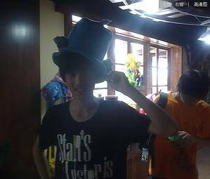 tolenmido's profile picture. I throw dildos at nuns as an olympic sport. Nomnomnom !!