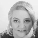 SunaUlutas_524's profile picture. 🔲 Sanat&Tasarım
Geçmişten geleceğe
Nesillerden süzülen gelenek
🧵 Kanaviçe & Nakış
🗂 Tasarım Evi
Özgün, kişiye özel tasarımlar
☎ 0532 677 74 86