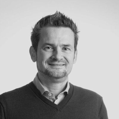 Experience Strategy Director, Psychologist, User experience Architect. Digital transformation, e-commerce, usability, UX, HCI, AI, IoT. DIY enthusiast.