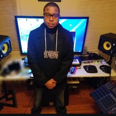 Music producer, gamer, foodie and philosopher. https://t.co/KuKuD0sjgA
