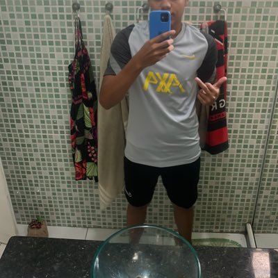 Ainda que eu ande pelo vale da sombra da morte, não temerei mal algum, porque tu estás comigo; a tua vara e o teu cajado me consolam. SM 23:4