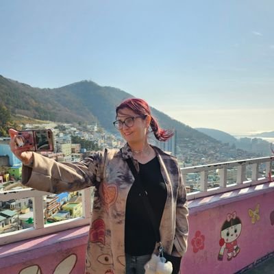 @S04 & @S04Esports
LEC & LCK
Super Junior 💙 🤍
SHINee 💎
Seventeen 🩵🩷💎
Henry 🎻🎶💙
Westlife 🍀
Musicals
Travel to 🇰🇷
PCs
🧑🍳 & 🍽️
📚