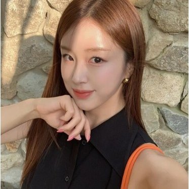 zzuuaa8i9607's profile picture. She doesn't chase her dreams, she lets them follow her. 💼👑 #BreakingTheCeiling #FemalePower