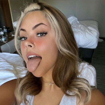 Pasqualina9410's profile picture. Non sono una puttana, mi piace molto il sesso; non tu 🧡🧡😘😘🫦🫦💋💋💐💐?
je ne suis pas une pute moi j'aime le sexe pas toi?💞💞❤️‍🩹❤️‍🩹🌹🌹💐💐