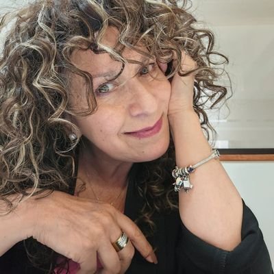 paocurly's profile picture. #VIVACHILELIBRE

#ProscribirAlPartidoComunista
#YonotengoPresidente
LIBERTAD, PATRIA, FAMILIA, SOBERANÍA