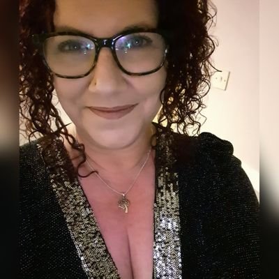 Don't follow me, follow Spurs💙
MotoGP addict💙💛
UFC junkie💯
Intelligent, well educated woman that says fuck a lot