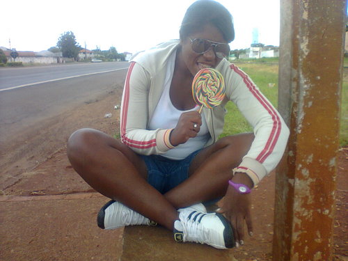 nilceliaregina's profile picture. Eu queria que em um dia qualquer, você chegasse de fininho, me abraçasse apertado e dissesse: Senti sua falta...