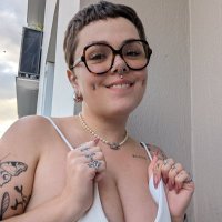 Alice (@mhezzymhezzy90) 's Twitter Profile