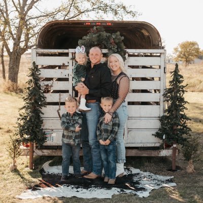 Mahalah_faye's profile picture. give your heart but keep your head