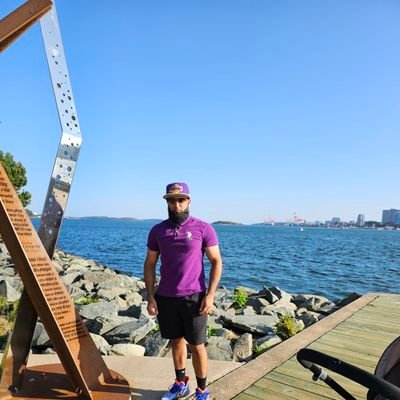 A CPA, CGA, ACCA UK & a BSc (Hons) in Applied accounting,a poet,a writer,a Da'ie of Islam,student of Islamic eschatology,A gym trainer& Liverpool Fan