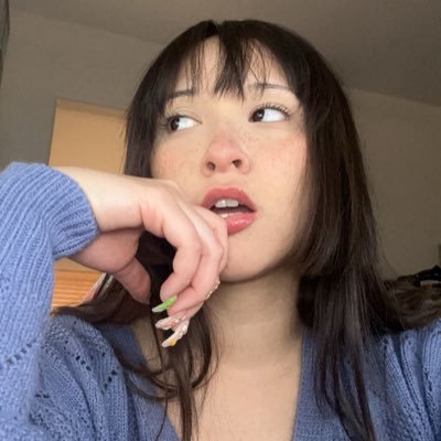 MochiDi_FukU's profile picture. ♒️| she/her | Lazy #fashion connoisseur and graphic artist 🌸 #2dmen