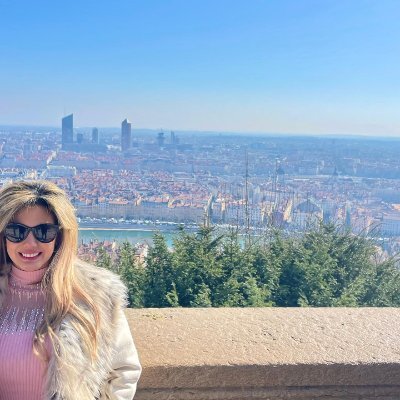 An investor and Oxford graduate living in beautiful New York City! Likes to make friends with polite people! 🚫 Porn!