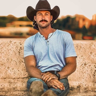 RileyGreen70470's profile picture. MY BACKUP PAGE.   🦆Singer/Songwriter🦆 Hunter/Outdoorsman🦆  Alabama to Nashville 🦆My New Album Don’t Mind if I Do is out now