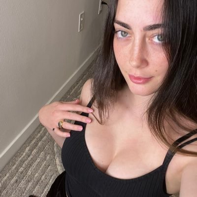 hello 👋 I’m single text me on telegram @Ella_H12