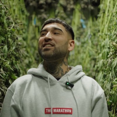 IG @ YaBoyJHurst Cannabis Content Creator 🎥 BrandAmbassador #DTPGLA #TheCureCompany #400TheBatch #TheSmokeShowNola #SmokeGang Email jovannihurstmusic@gmail.com