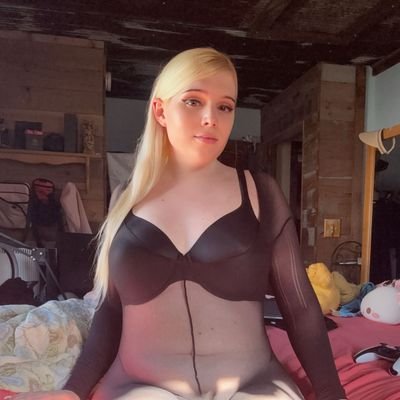 kiyanaove1234's profile picture. your favourite trans girl available for meetup content and FaceTime💕💕🇦🇲