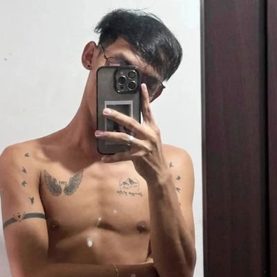 •Star was born / •Aint Straight / ♈ /🏳️🌈 / •Bulakenyong Bi-Nata / •24 /
• Don't ever be afraid to show off your true color