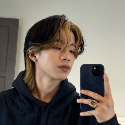 BUDDiiS、ONE N' ONLY、超特急推しです!
他にもジャニーズなど推してます!仲良くしてくれると嬉しいです!