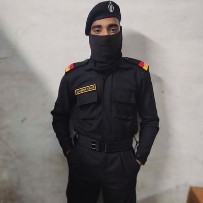 future_foji🥷
ek dil hai, ek jaan hai, dono maa❤🩹 baapu🥰 pr qurbaan hai.......!