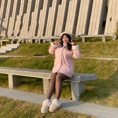 HaNgoc2102's profile picture. Hot news, finance, and experiences