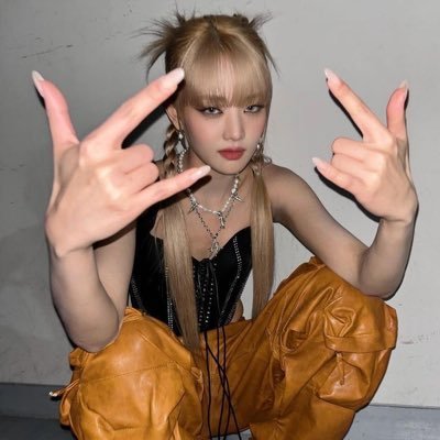 Eng / Kr. 계정은 두 사람이 관리합니다. 한국 주소와 은행 가능 📍/ account managed by 2 people 🙇🏼♀️🙇🏽♀️