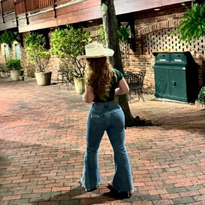 shelbyleerhea's profile picture. sc: shelbyleerhea