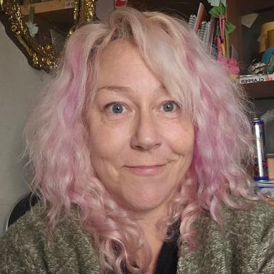 QueenagerKiki's profile picture. 