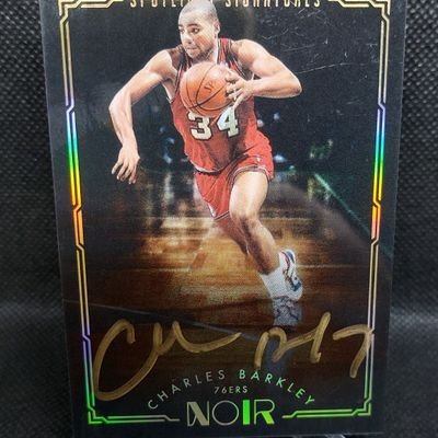 flashy24lo's profile picture. Ami du MVP des Play-Offs TTFL, la seule et unique batte imbrisable, @dunkistador le magnifique.