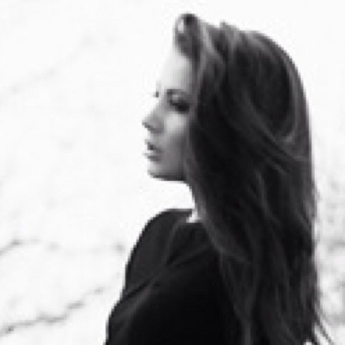 AsherAlisa's profile picture. 