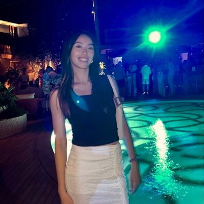 0xmoonnee's profile picture. web3 analytics | blockchain data, user behavior, product metrics | catch dips not feelings