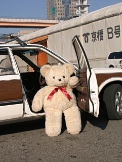 yoh078's profile picture. 写真撮ってます(ポートレート等)、ドライブ(Y30グロリアワゴン・M35ステージア)、酷道・険道・腐道、ダム(ダムカード)、フェリー(御船印)、神戸と滋賀の交通、米国鉄道(HO)、お酒(ウイスキーとか)。
　 関西圏でポートレートのモデルになって頂けると喜びます。

　写真置き場　⇒　@YOHichi078
