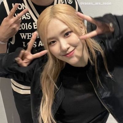 shaarcastism's profile picture. Somewhere Between Reality and a Dream.