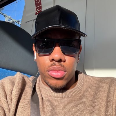 luisledesm's profile picture. Plagiando fantasmas ajenos y demonios propios. Artista negro creador, SAMO is alive.