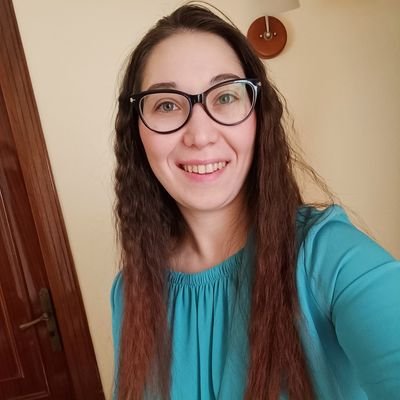 Hi 👋🏻I'm Federica, I'm 26 and I'm italian. I love F1! #teamLH #LH44 -
Forza Ferrari! Love Lewis, Charles, Carlos, Lando, Pierre and George💜