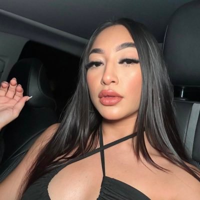 abriannangel's profile picture. in my own world