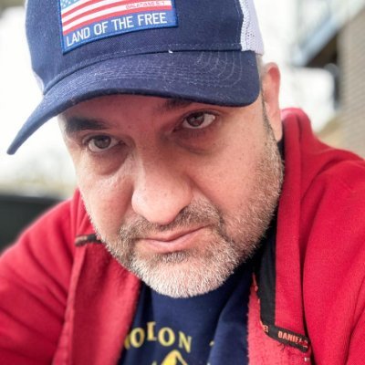 milojed's profile picture. Dok cekam neku novu revolucija. Utopija zemlja najmilija.👻