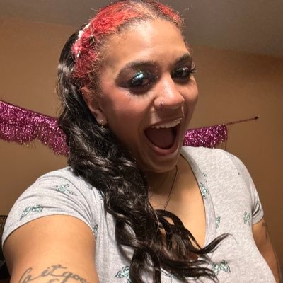 she/her🌊miley megan britney cardi//bi & 27🏳️🌈//GorlWorld🐄 ⚔️& reality TV🧉☕️//cnu alum//Vee's girl❤️🔥//stoned & slightly salty