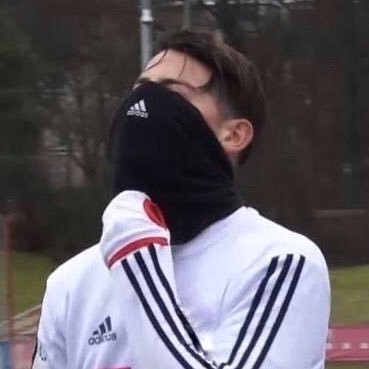 xe_551's profile picture. ذهب الى لندن ولم يعد… 100k