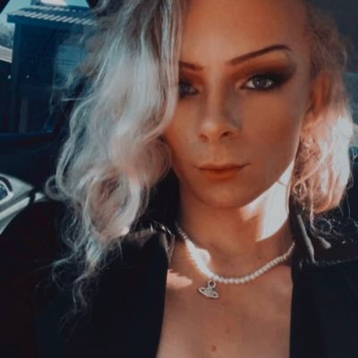 Chick with a dick EAT MY ASS WHILE I SWALLOW YOUR DICK TIP FOR REPLYcash app$Reados if you wanna show some love ) I follow everyone who’s follows me. #shemale